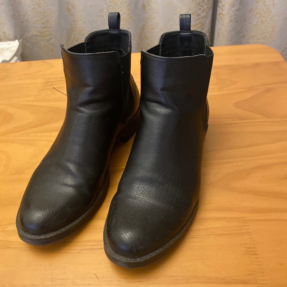 Kenneth Cole Chelsea style bootie